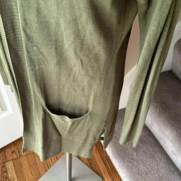 Size M olive green hooded cardigan from Pinque - Picture 2 of 6